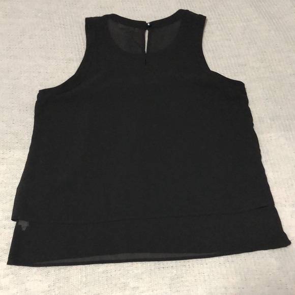 Monteau Sleeveless Blouse - Picture 5 of 6